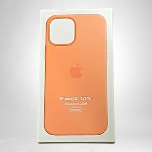 iPhone 12 / 12 Pro Silicone Case with MagSafe - Cantaloupe